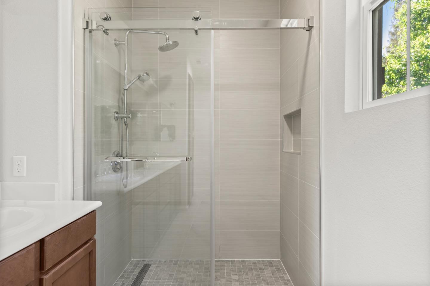 Detail Gallery Image 24 of 35 For 2192 Beech Cir, San Jose,  CA 95131 - 3 Beds | 3/1 Baths