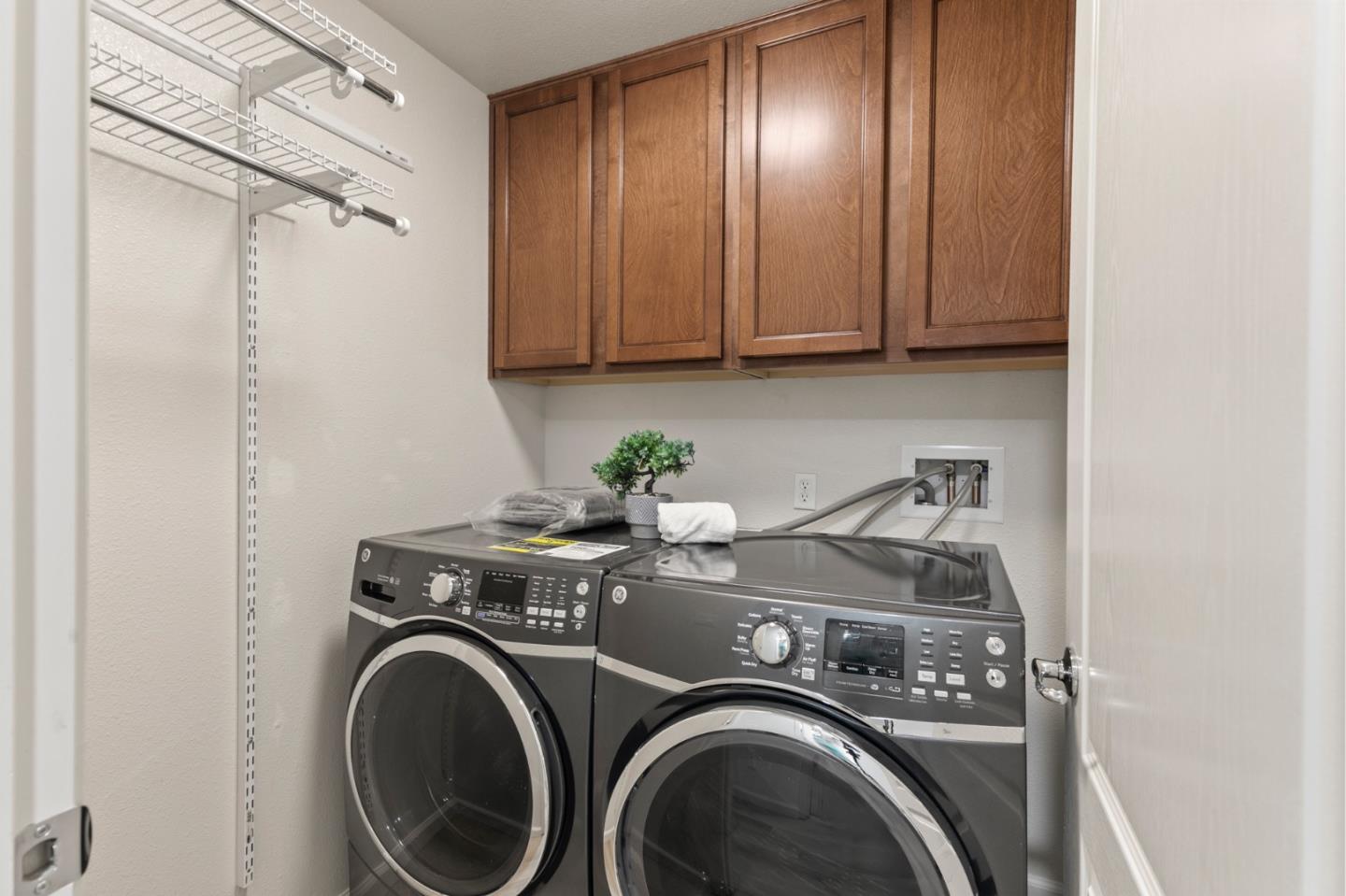Detail Gallery Image 28 of 35 For 2192 Beech Cir, San Jose,  CA 95131 - 3 Beds | 3/1 Baths