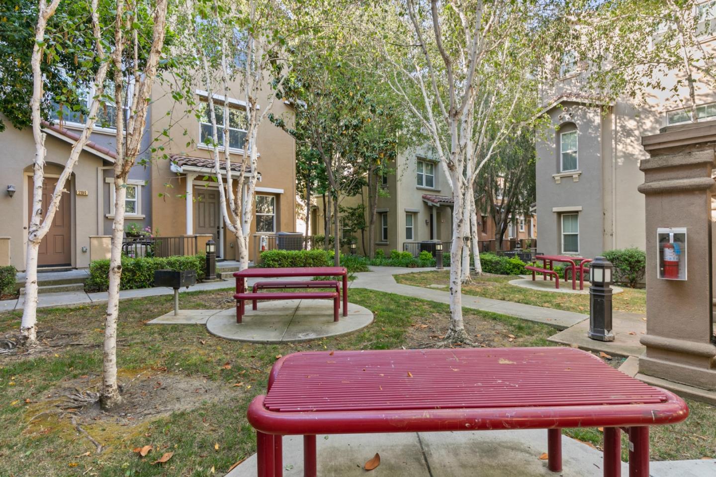 Detail Gallery Image 33 of 35 For 2192 Beech Cir, San Jose,  CA 95131 - 3 Beds | 3/1 Baths