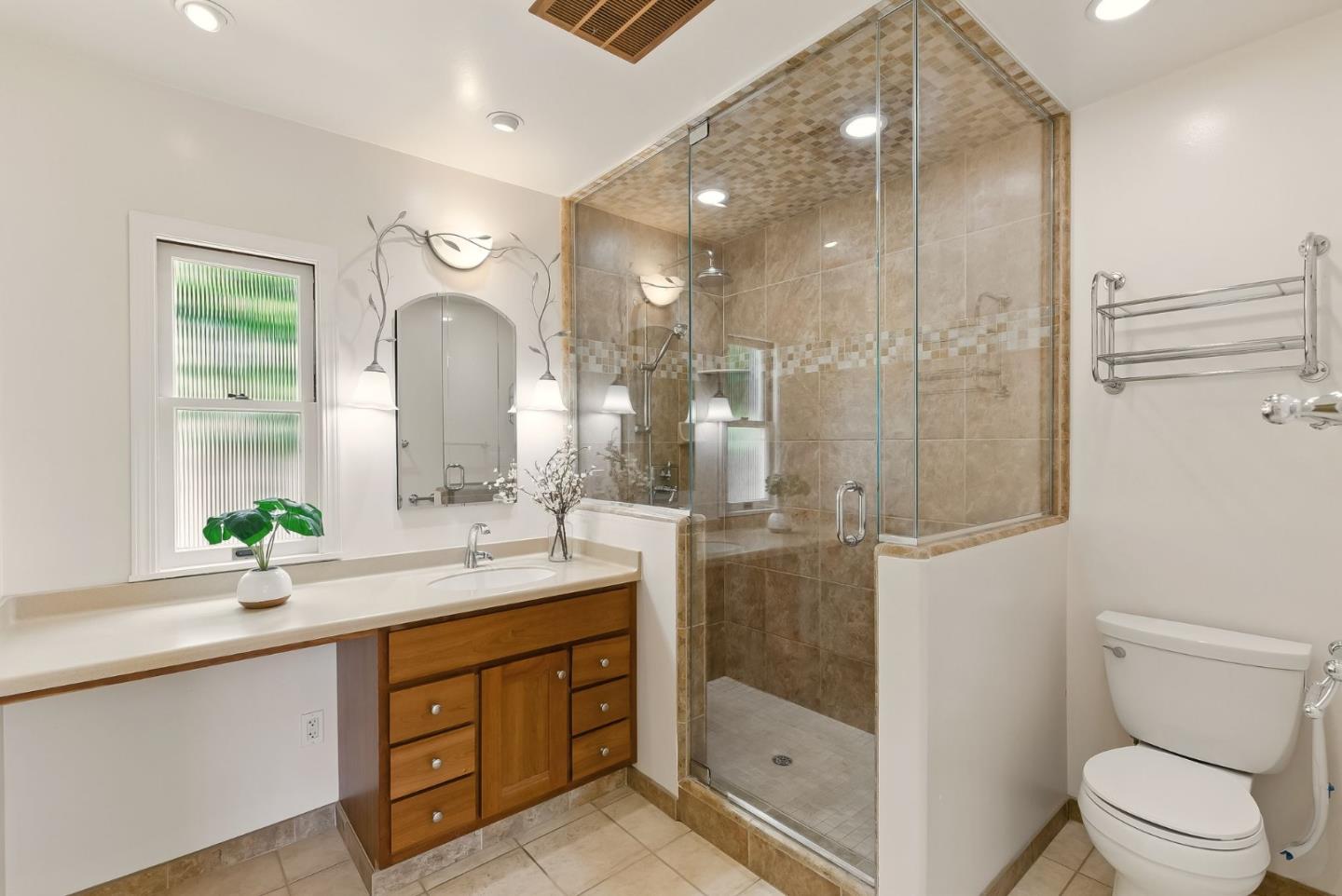 Detail Gallery Image 10 of 64 For 935 Chabrant Way, San Jose,  CA 95125 - 3 Beds | 2 Baths
