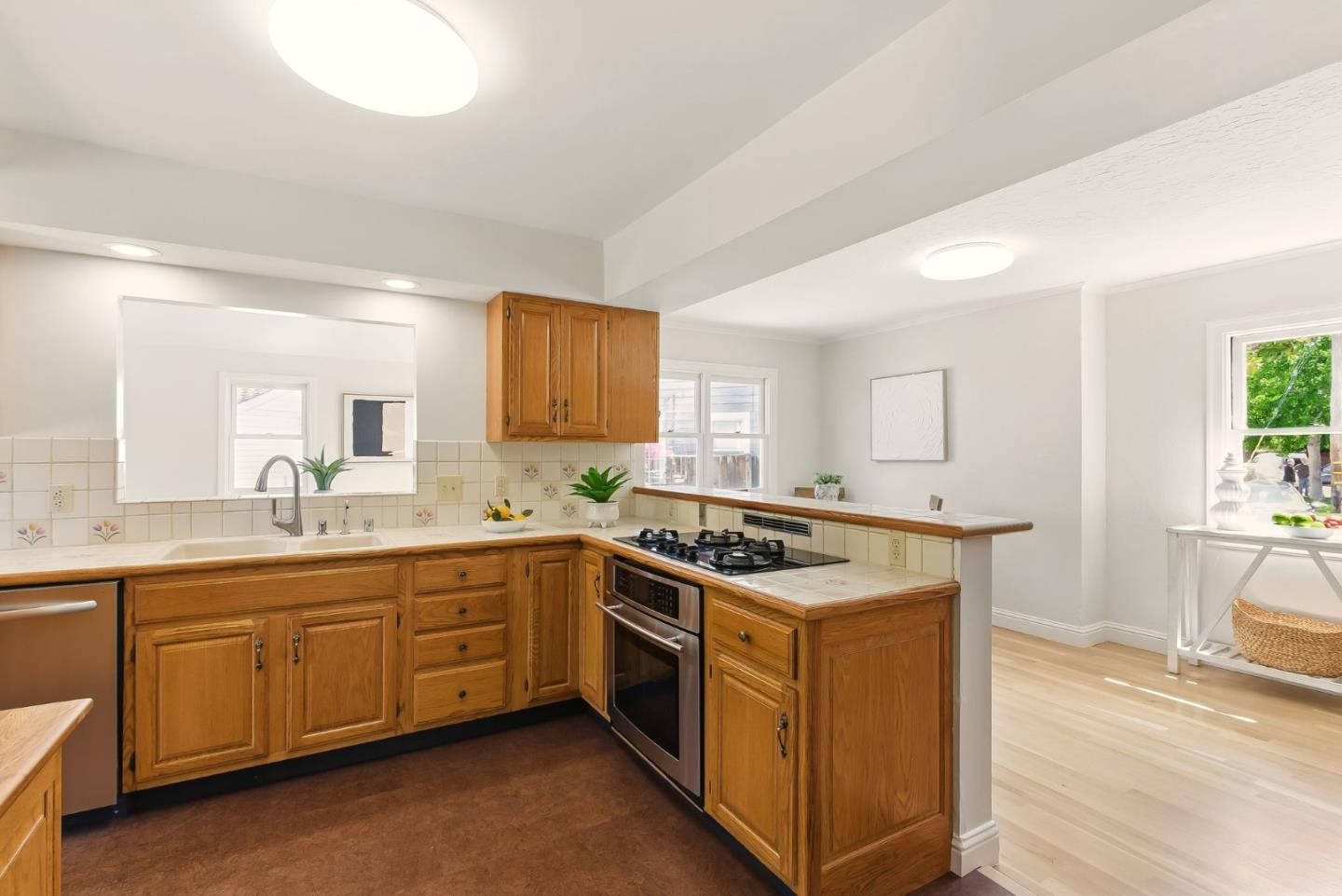 Detail Gallery Image 17 of 64 For 935 Chabrant Way, San Jose,  CA 95125 - 3 Beds | 2 Baths