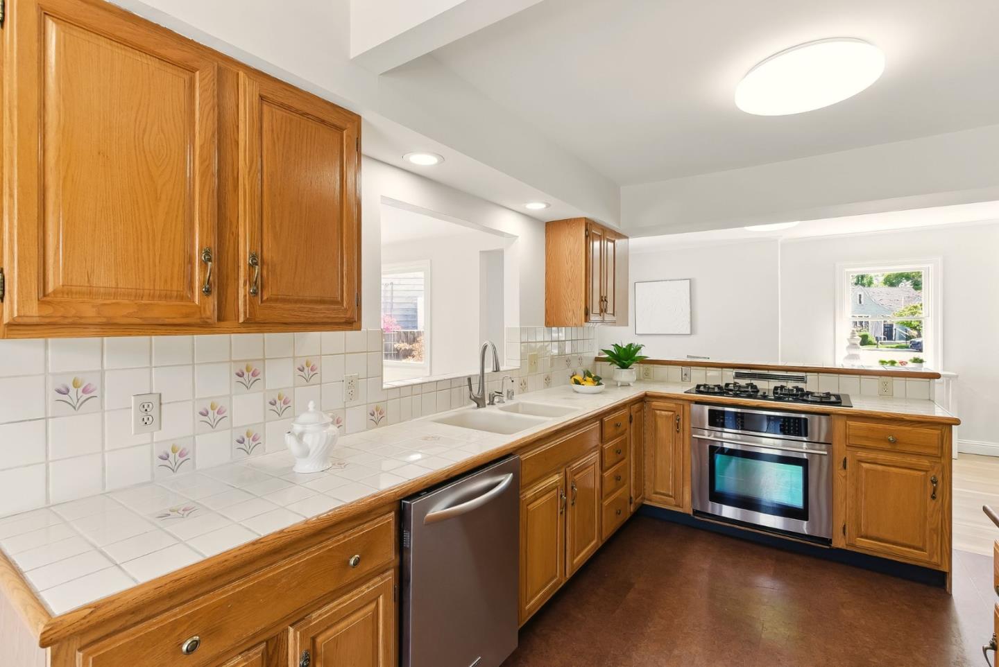 Detail Gallery Image 18 of 64 For 935 Chabrant Way, San Jose,  CA 95125 - 3 Beds | 2 Baths
