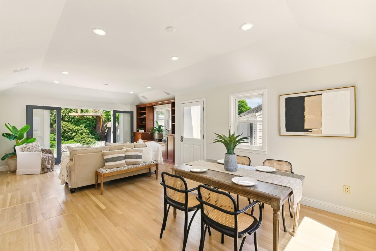 Detail Gallery Image 21 of 64 For 935 Chabrant Way, San Jose,  CA 95125 - 3 Beds | 2 Baths