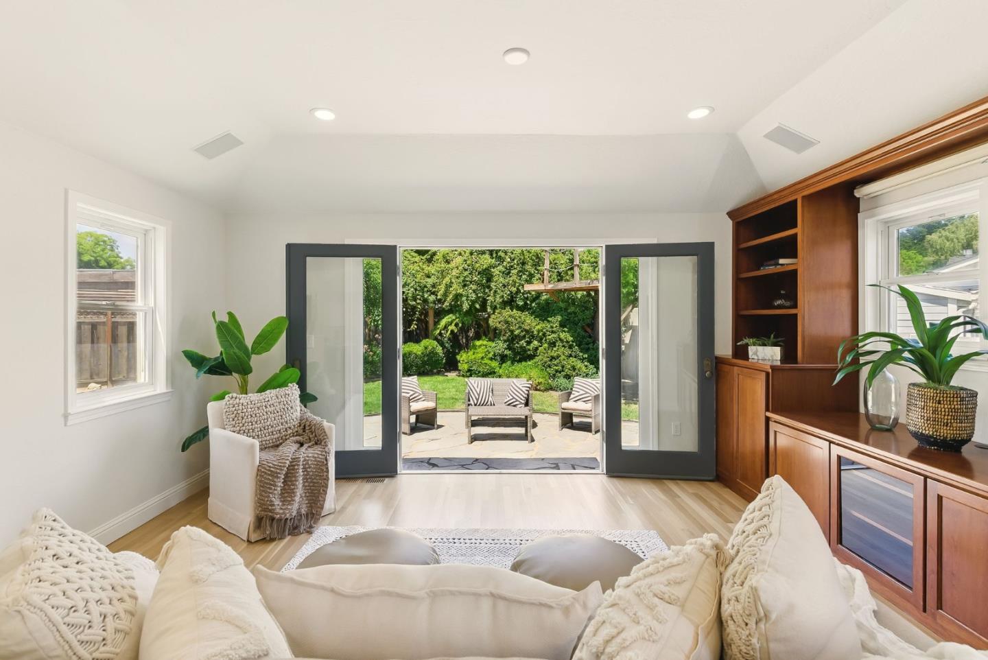Detail Gallery Image 27 of 64 For 935 Chabrant Way, San Jose,  CA 95125 - 3 Beds | 2 Baths