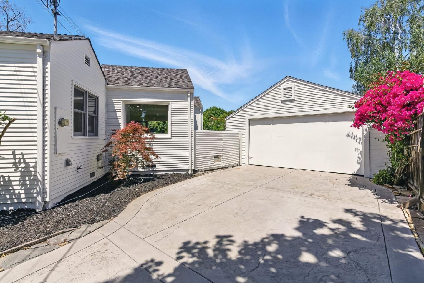 Detail Gallery Image 4 of 64 For 935 Chabrant Way, San Jose,  CA 95125 - 3 Beds | 2 Baths