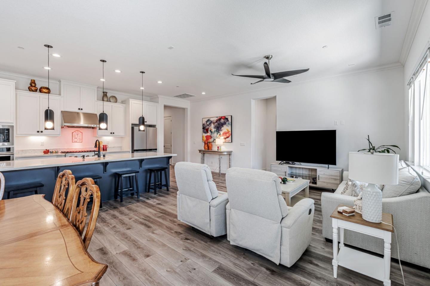 Detail Gallery Image 10 of 44 For 216 Bloomingdale St, Manteca,  CA 95337 - 3 Beds | 2 Baths