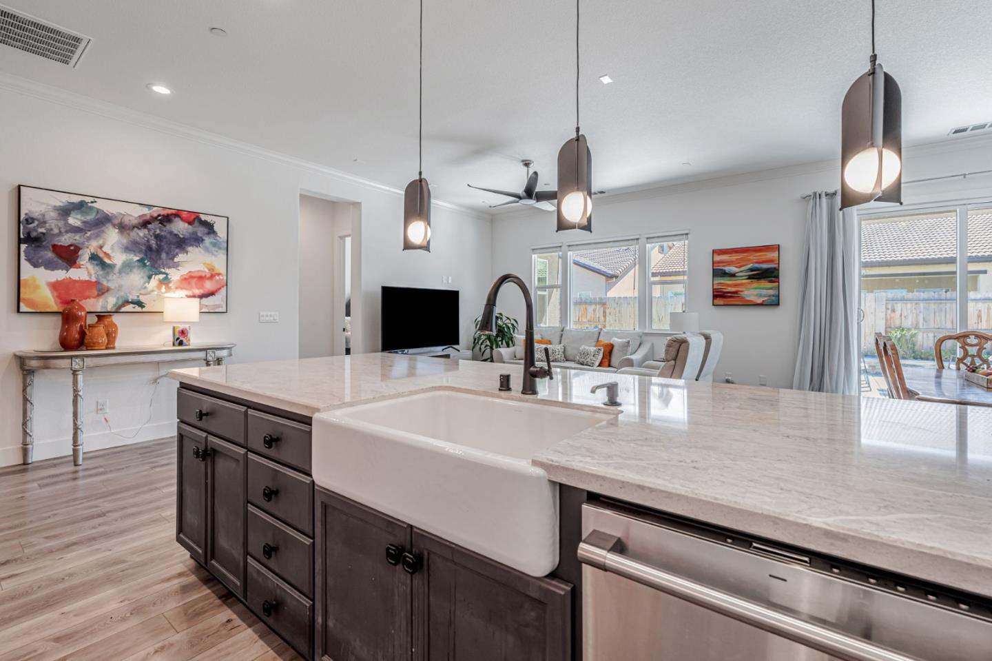 Detail Gallery Image 16 of 44 For 216 Bloomingdale St, Manteca,  CA 95337 - 3 Beds | 2 Baths