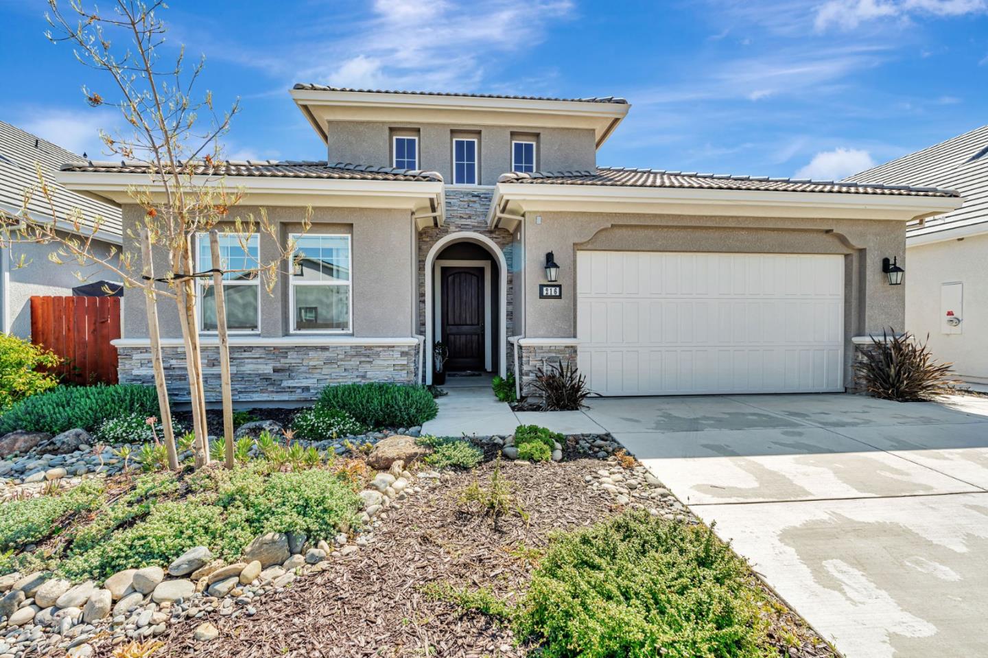 Detail Gallery Image 2 of 44 For 216 Bloomingdale St, Manteca,  CA 95337 - 3 Beds | 2 Baths