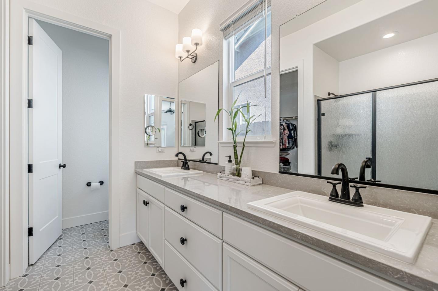 Detail Gallery Image 32 of 44 For 216 Bloomingdale St, Manteca,  CA 95337 - 3 Beds | 2 Baths