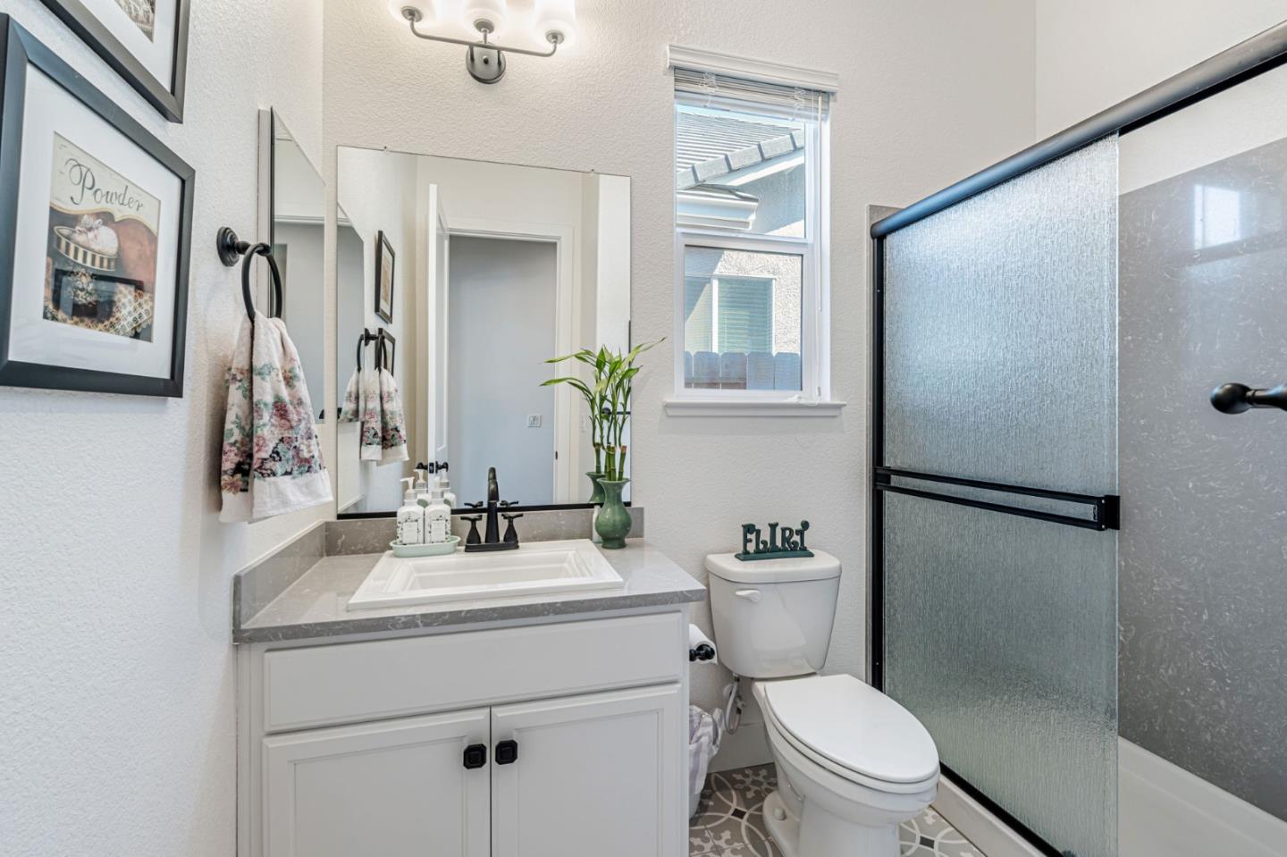 Detail Gallery Image 33 of 44 For 216 Bloomingdale St, Manteca,  CA 95337 - 3 Beds | 2 Baths