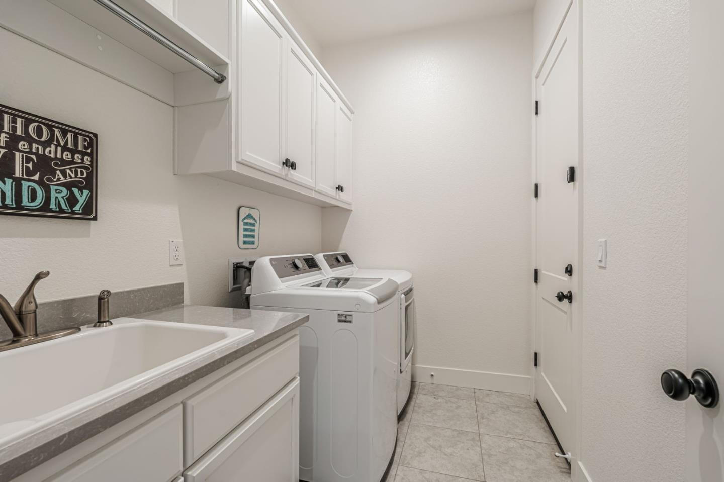 Detail Gallery Image 35 of 44 For 216 Bloomingdale St, Manteca,  CA 95337 - 3 Beds | 2 Baths