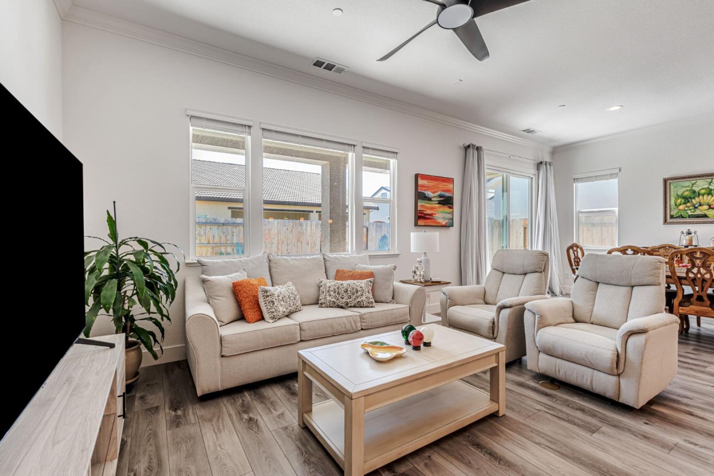 Detail Gallery Image 7 of 44 For 216 Bloomingdale St, Manteca,  CA 95337 - 3 Beds | 2 Baths