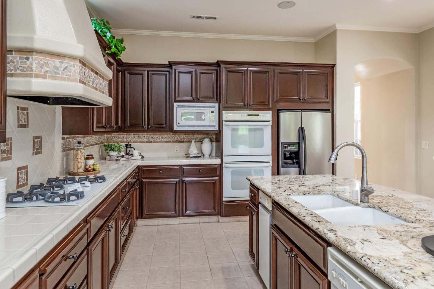 Detail Gallery Image 12 of 52 For 1959 St Andrews, Gilroy,  CA 95020 - 4 Beds | 3 Baths