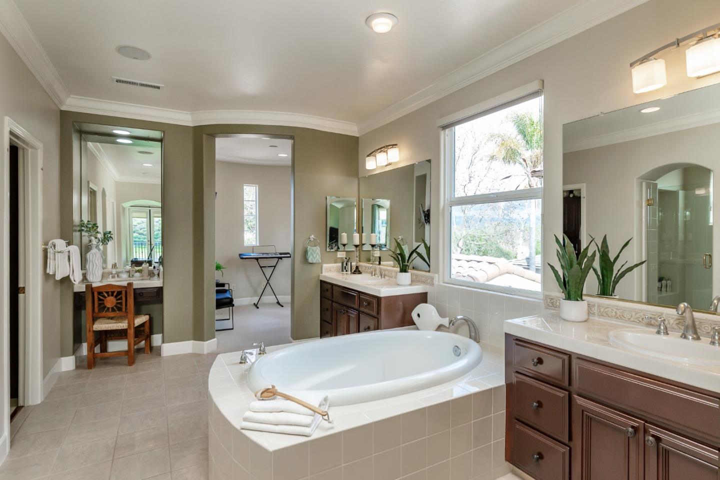Detail Gallery Image 19 of 52 For 1959 St Andrews, Gilroy,  CA 95020 - 4 Beds | 3 Baths