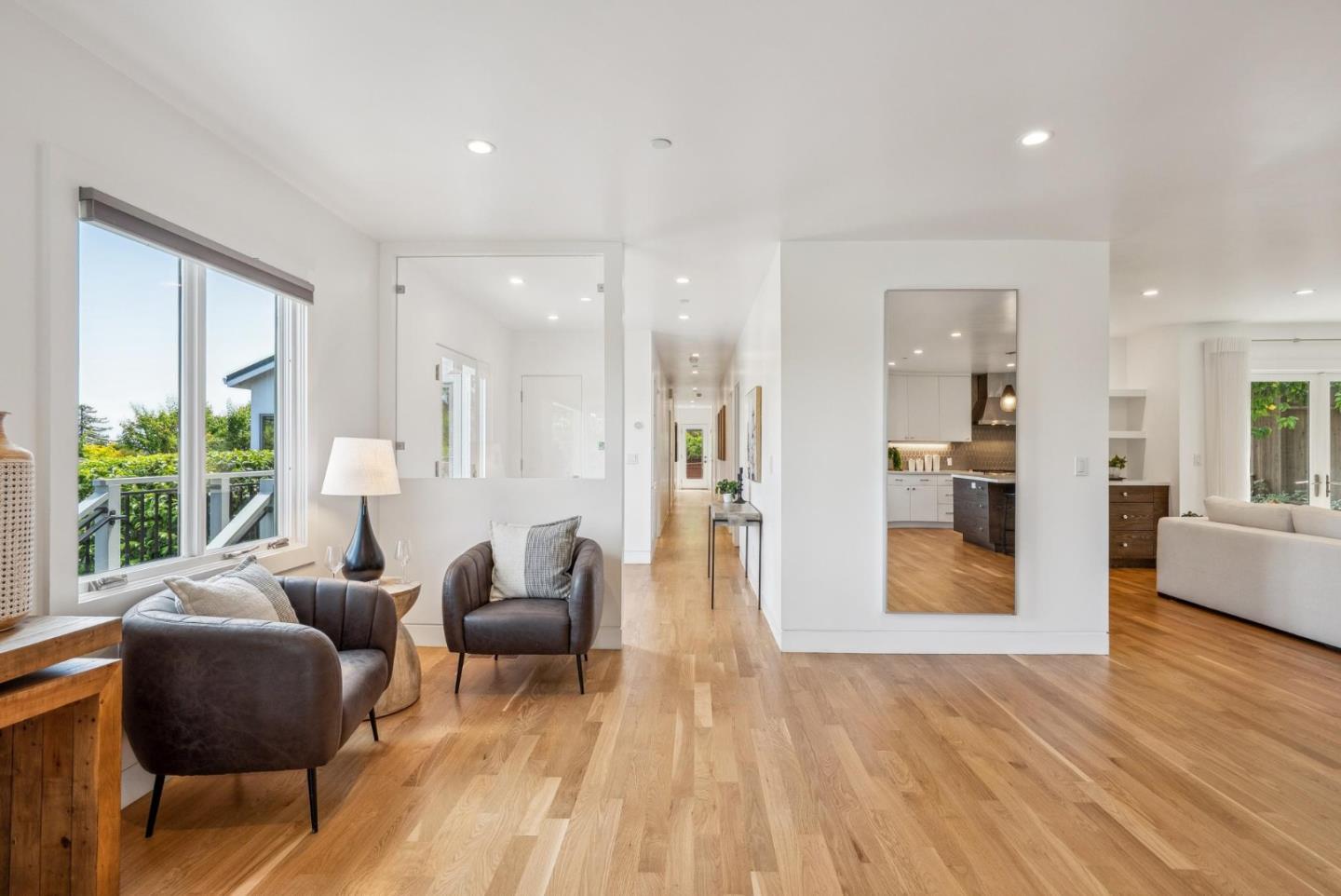 Detail Gallery Image 27 of 78 For 1 Millbrae Cir, Millbrae,  CA 94030 - 6 Beds | 4 Baths