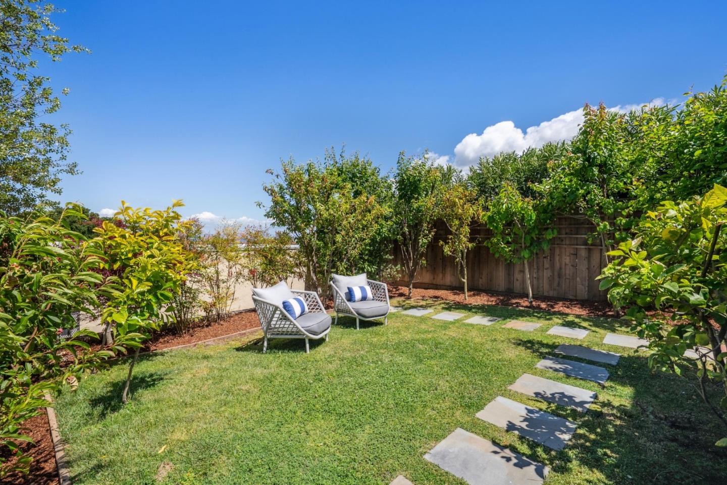 Detail Gallery Image 52 of 78 For 1 Millbrae Cir, Millbrae,  CA 94030 - 6 Beds | 4 Baths