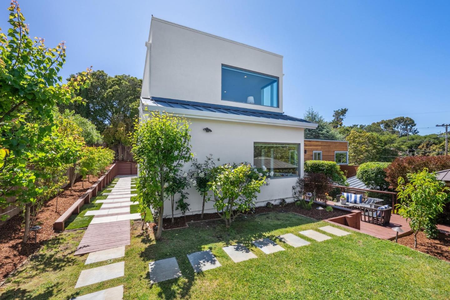 Detail Gallery Image 68 of 78 For 1 Millbrae Cir, Millbrae,  CA 94030 - 6 Beds | 4 Baths