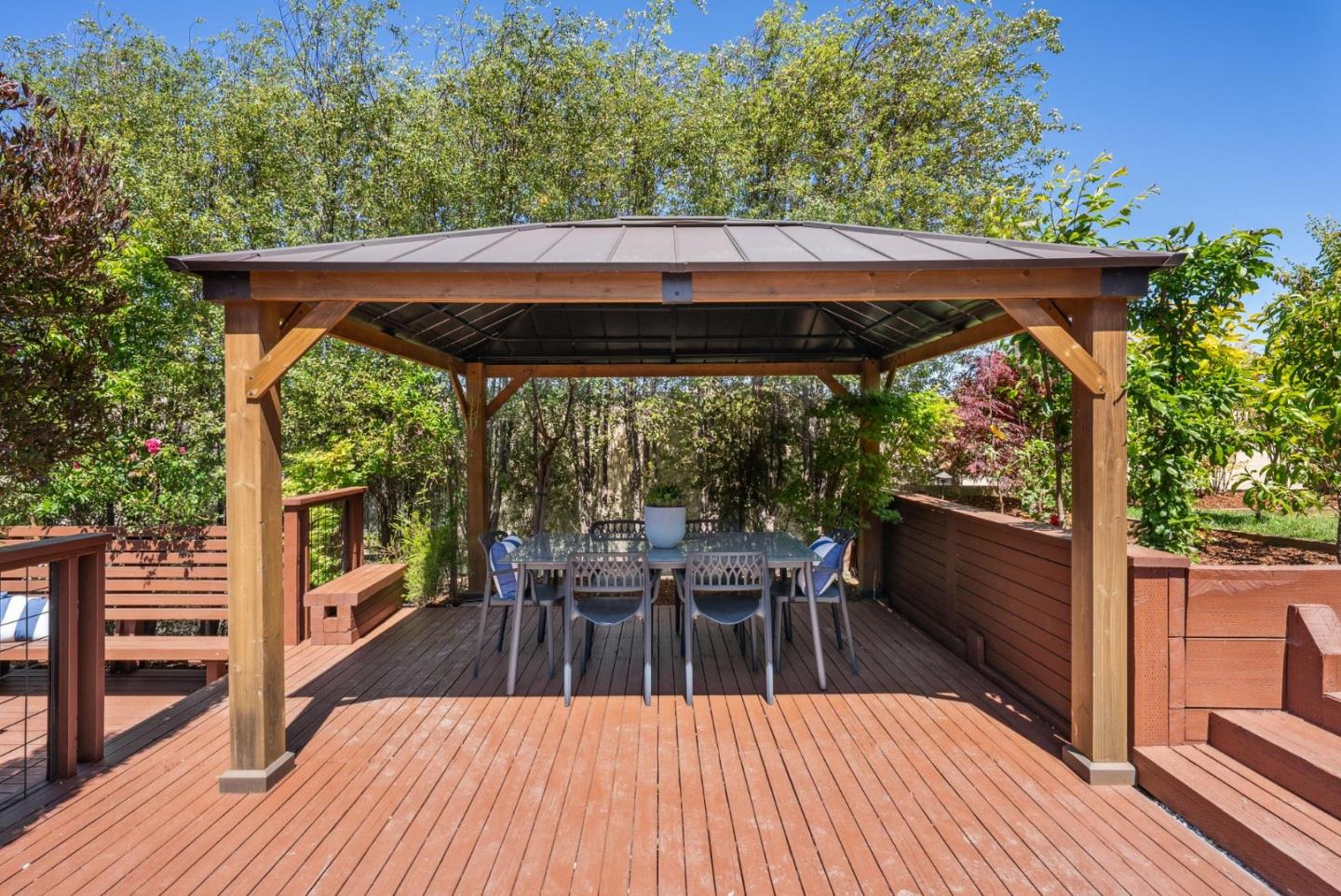 Detail Gallery Image 69 of 78 For 1 Millbrae Cir, Millbrae,  CA 94030 - 6 Beds | 4 Baths