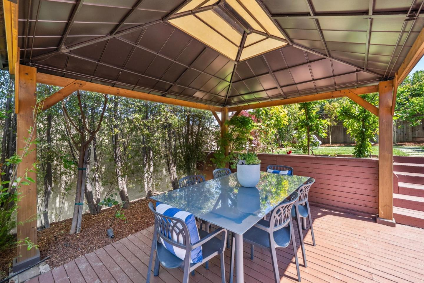 Detail Gallery Image 70 of 78 For 1 Millbrae Cir, Millbrae,  CA 94030 - 6 Beds | 4 Baths