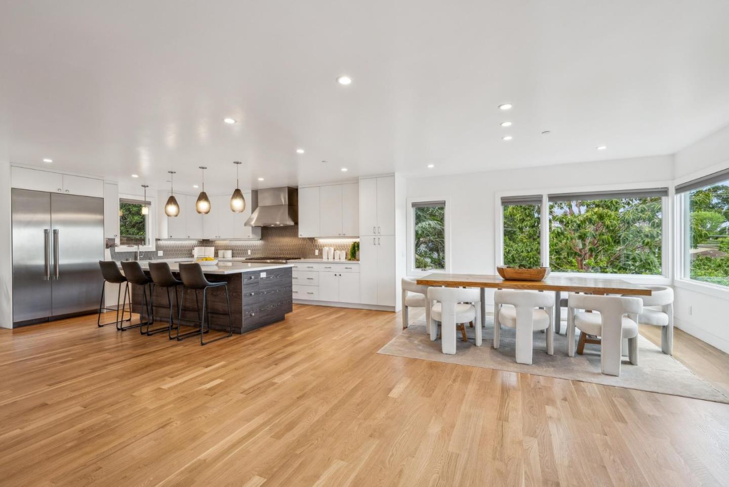 Detail Gallery Image 8 of 78 For 1 Millbrae Cir, Millbrae,  CA 94030 - 6 Beds | 4 Baths