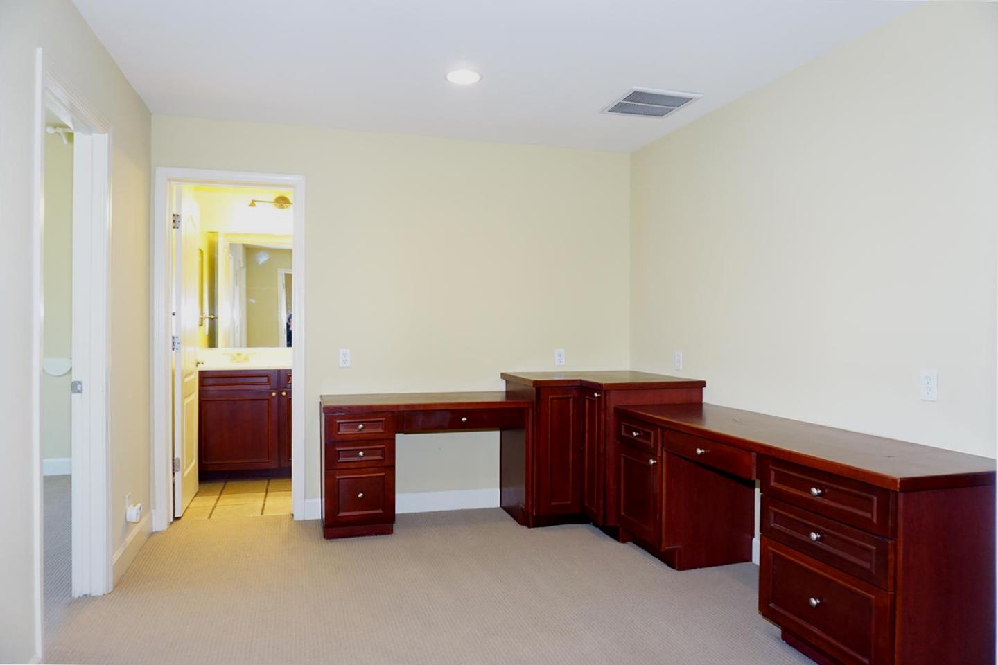 Detail Gallery Image 16 of 39 For 1710 Salamoni Ct, San Jose,  CA 95133 - 4 Beds | 2/1 Baths