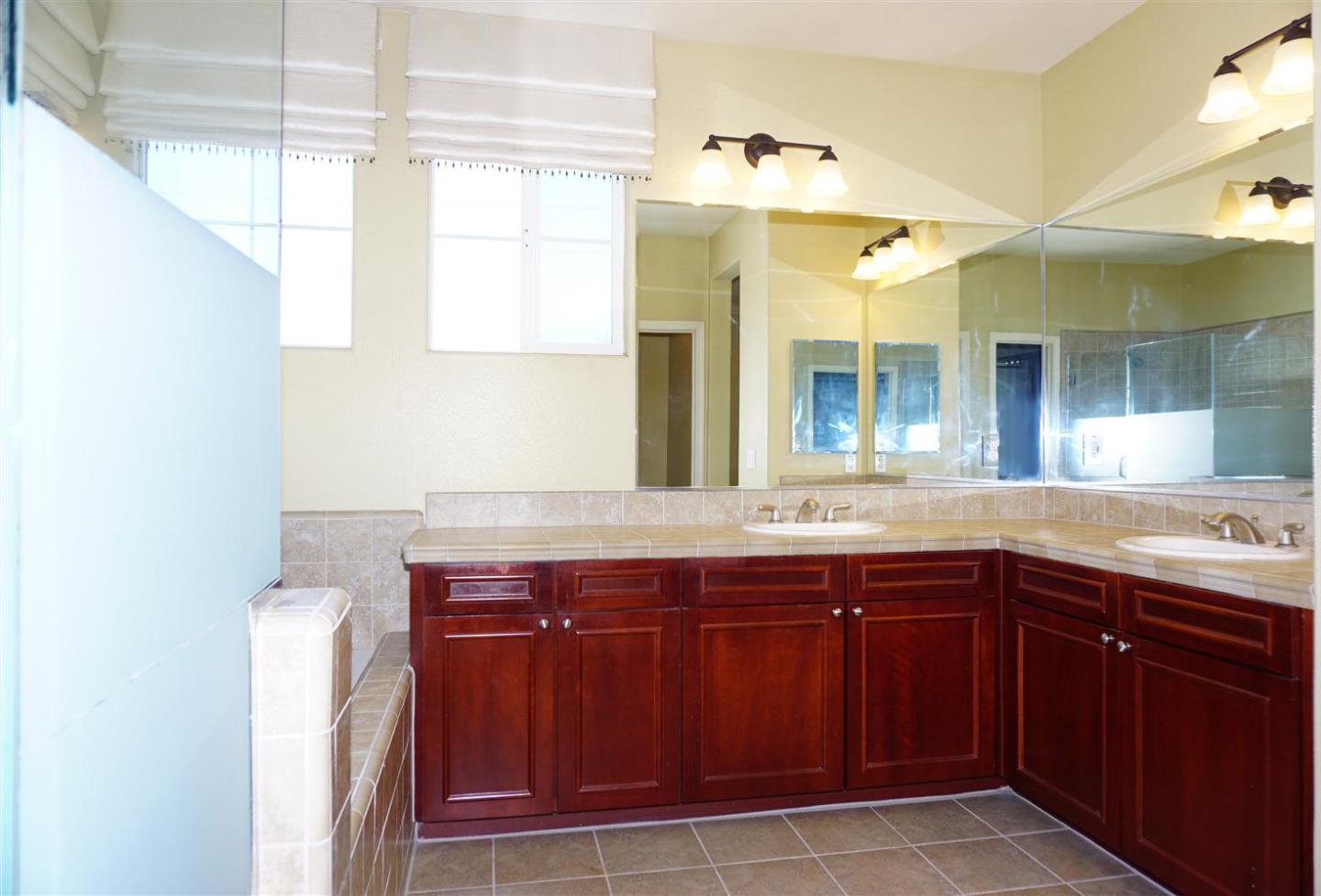 Detail Gallery Image 29 of 39 For 1710 Salamoni Ct, San Jose,  CA 95133 - 4 Beds | 2/1 Baths