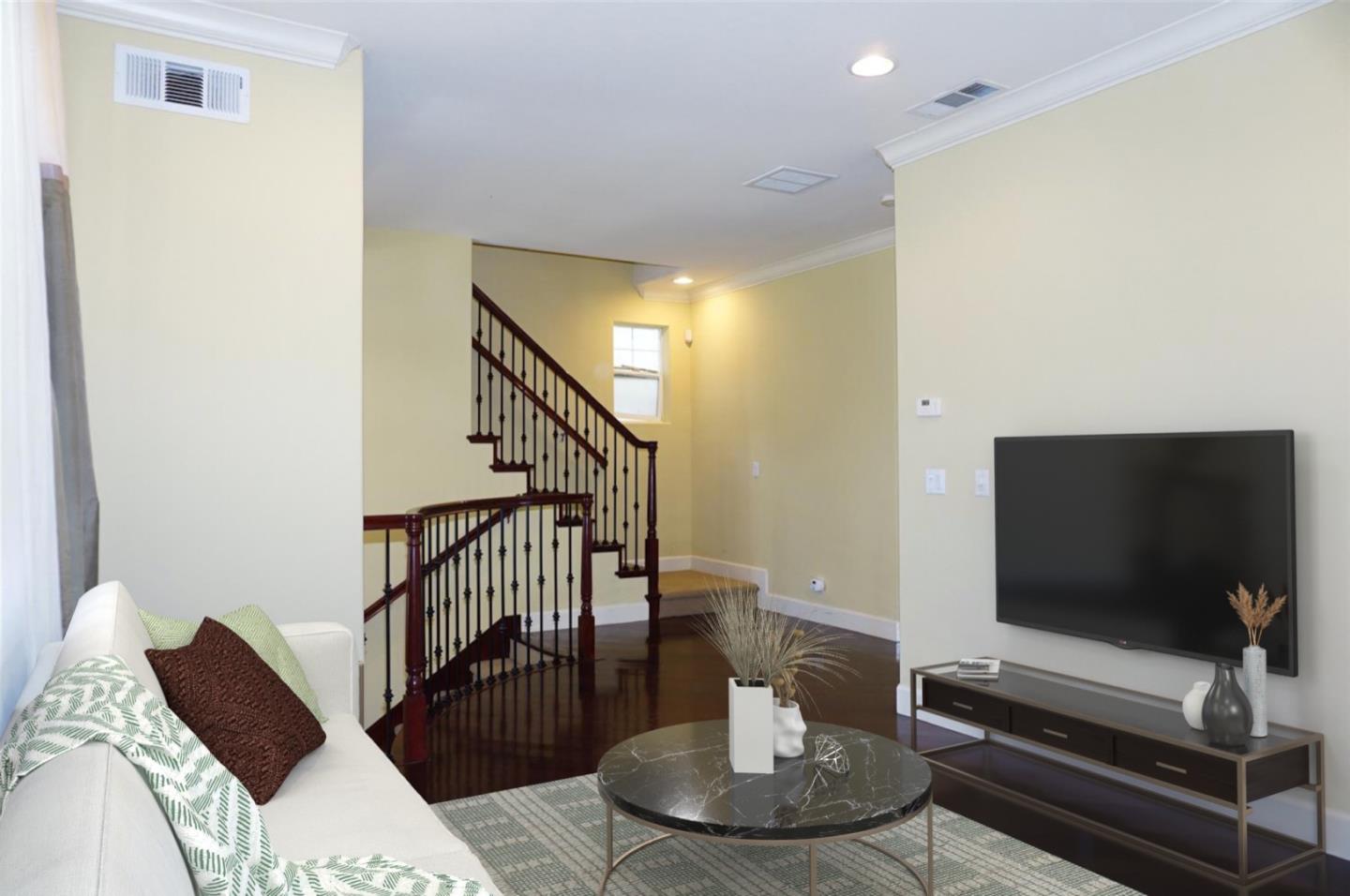 Detail Gallery Image 8 of 39 For 1710 Salamoni Ct, San Jose,  CA 95133 - 4 Beds | 2/1 Baths