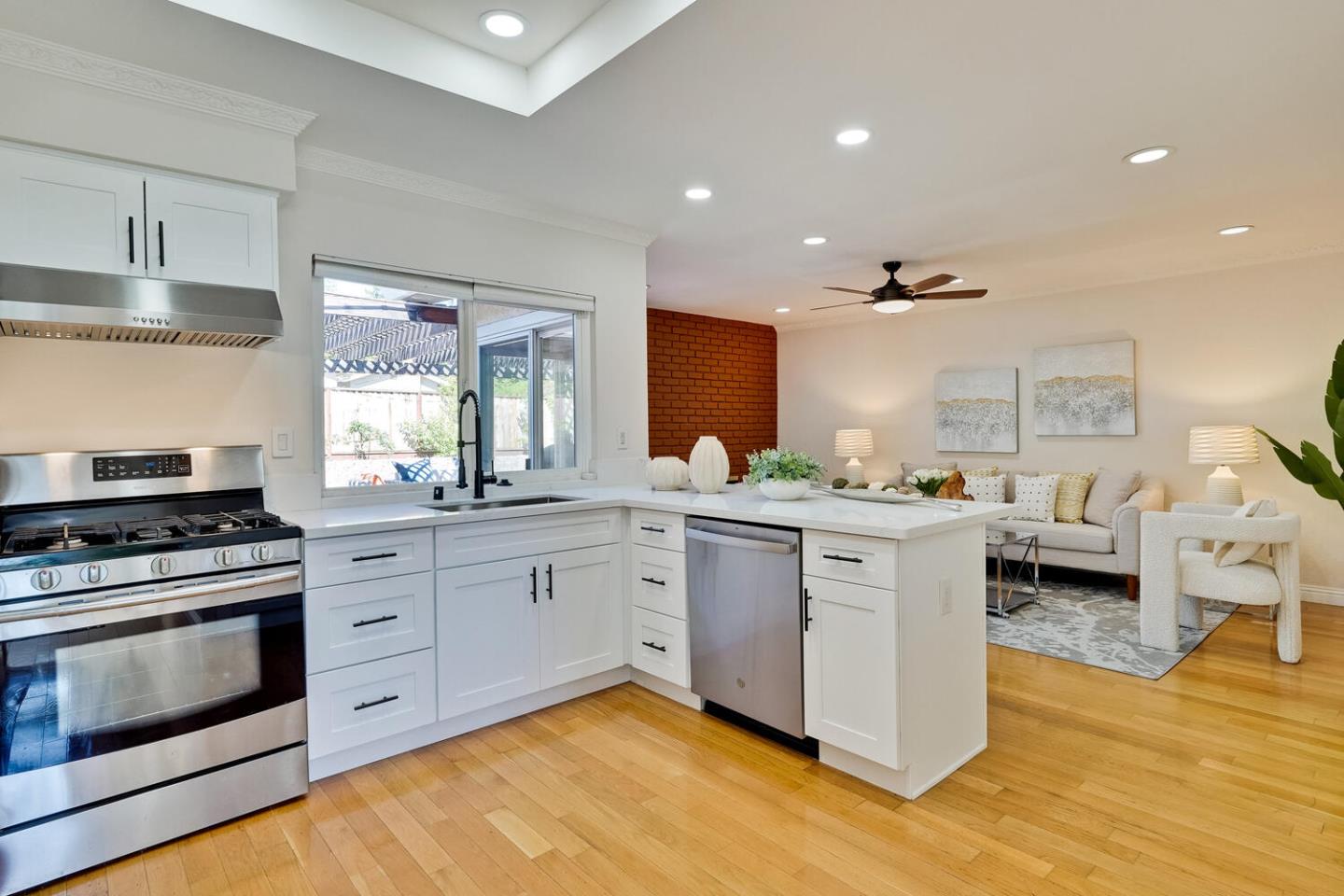Detail Gallery Image 14 of 35 For 6940 Windsor Way, San Jose,  CA 95129 - 4 Beds | 2 Baths