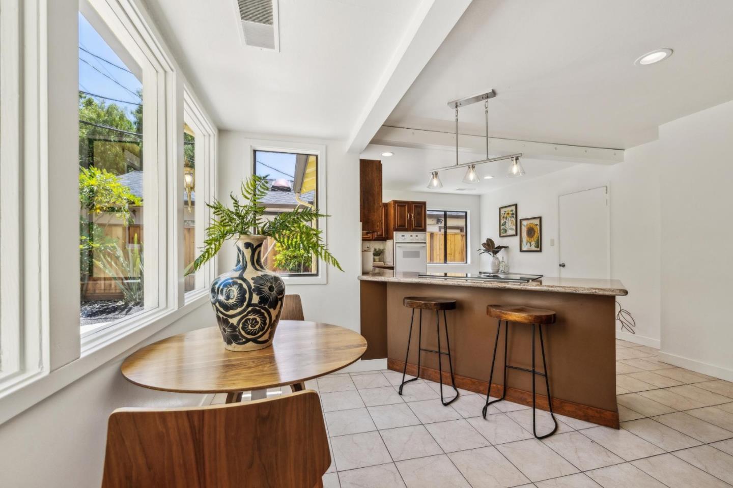 Detail Gallery Image 13 of 41 For 732 Montrose Ave, Palo Alto,  CA 94303 - 5 Beds | 2 Baths