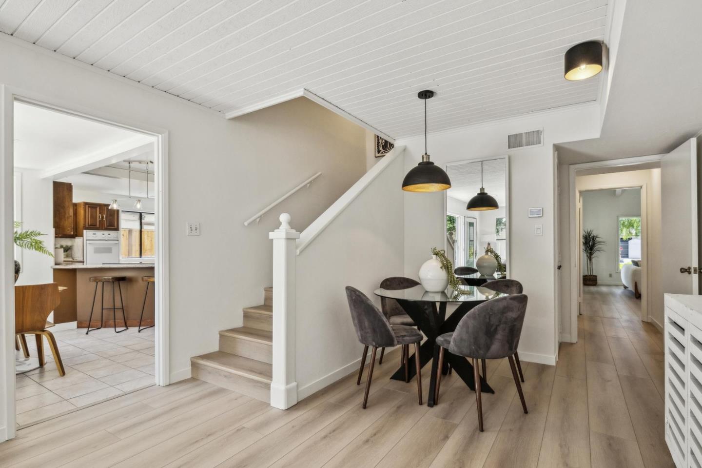 Detail Gallery Image 14 of 41 For 732 Montrose Ave, Palo Alto,  CA 94303 - 5 Beds | 2 Baths