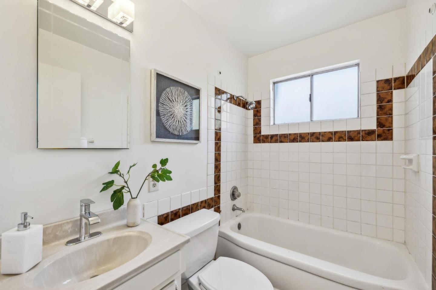 Detail Gallery Image 16 of 41 For 732 Montrose Ave, Palo Alto,  CA 94303 - 5 Beds | 2 Baths