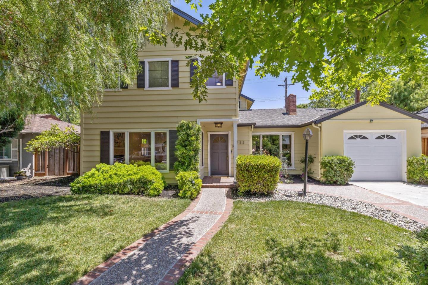 Detail Gallery Image 2 of 41 For 732 Montrose Ave, Palo Alto,  CA 94303 - 5 Beds | 2 Baths