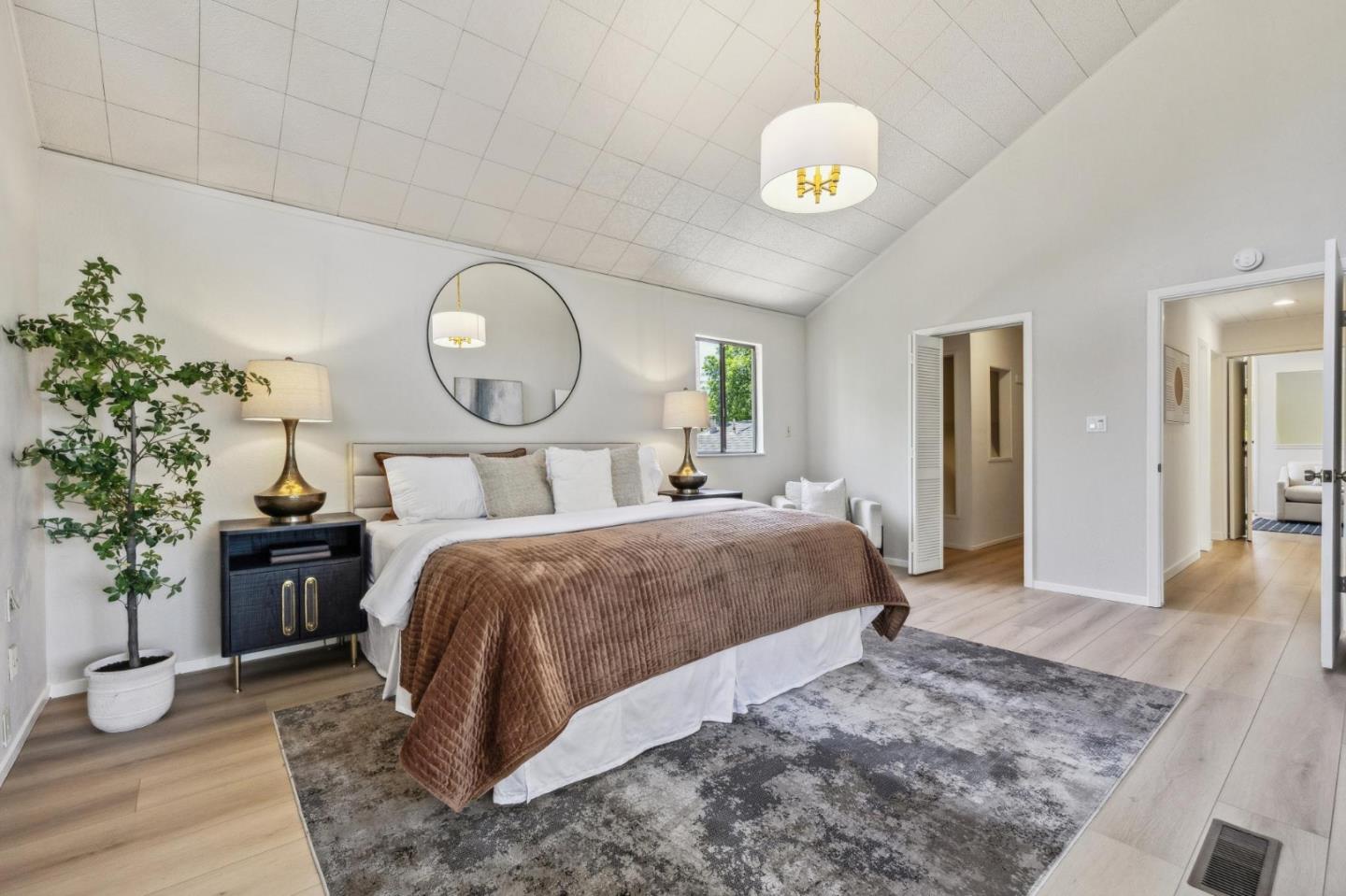 Detail Gallery Image 23 of 41 For 732 Montrose Ave, Palo Alto,  CA 94303 - 5 Beds | 2 Baths