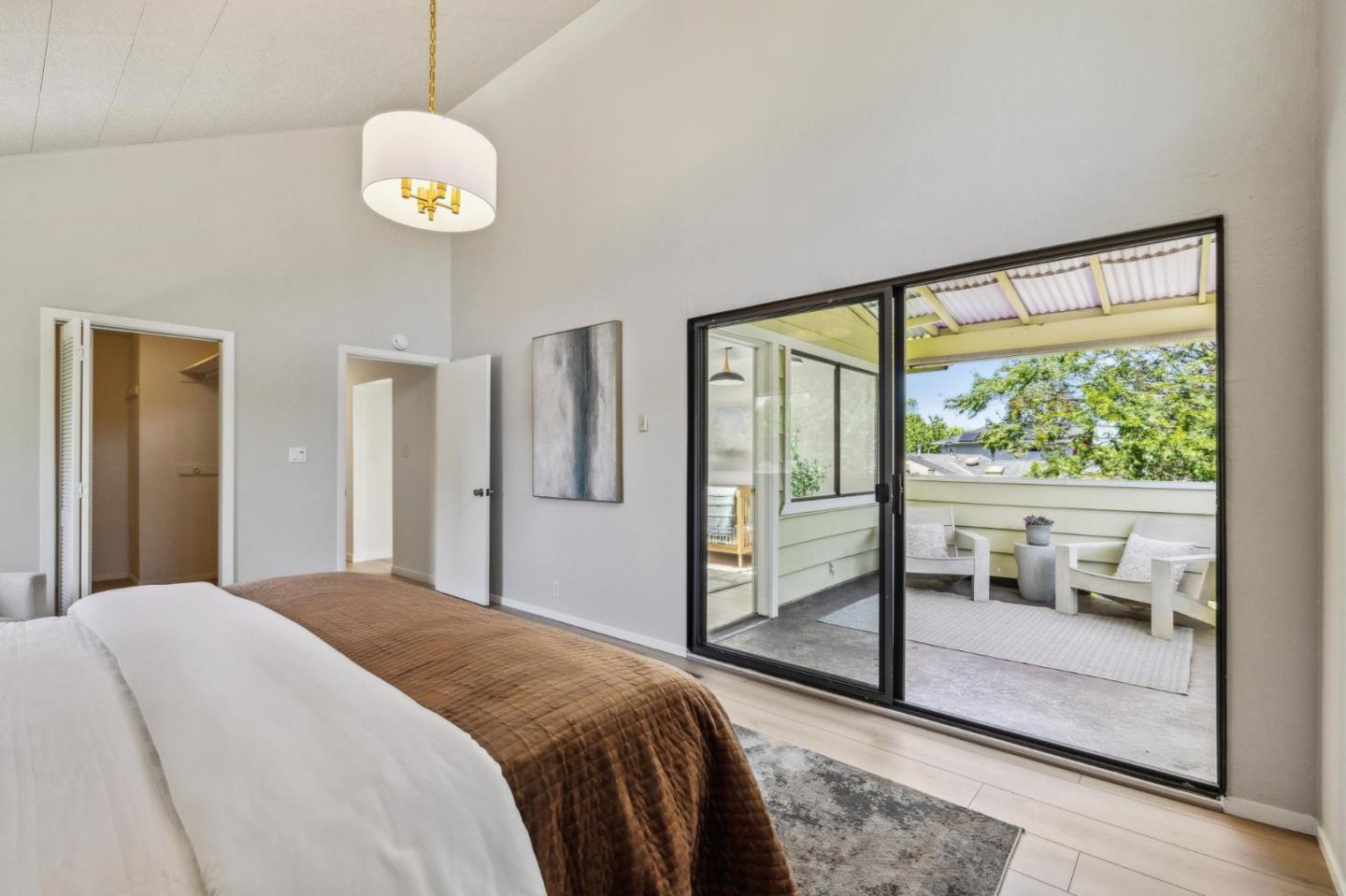 Detail Gallery Image 25 of 41 For 732 Montrose Ave, Palo Alto,  CA 94303 - 5 Beds | 2 Baths