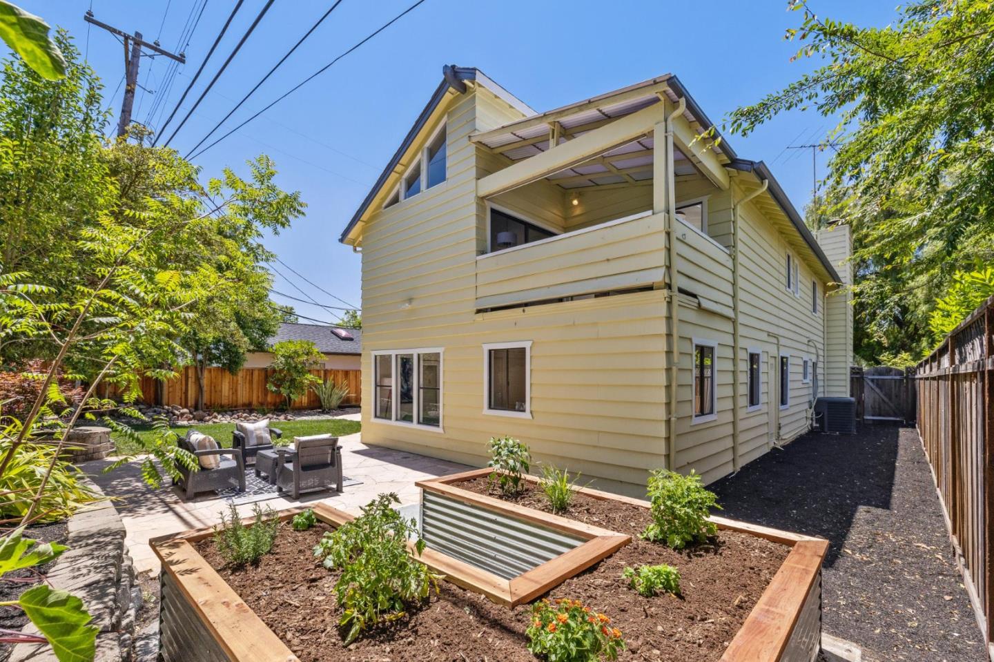 Detail Gallery Image 36 of 41 For 732 Montrose Ave, Palo Alto,  CA 94303 - 5 Beds | 2 Baths