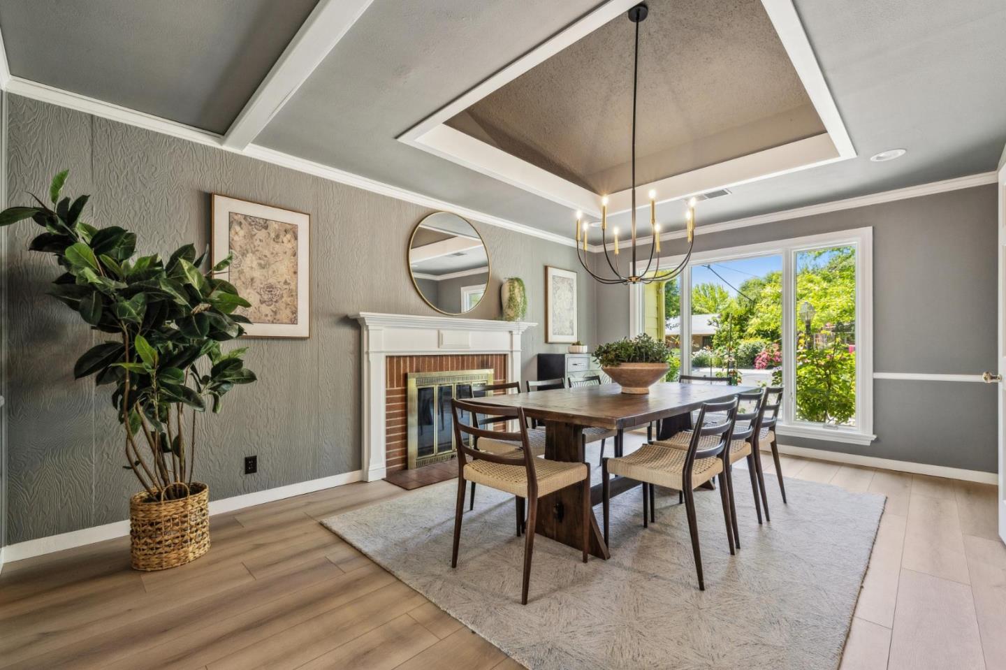 Detail Gallery Image 5 of 41 For 732 Montrose Ave, Palo Alto,  CA 94303 - 5 Beds | 2 Baths