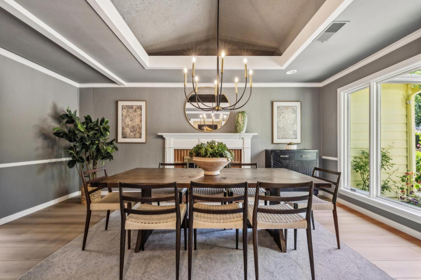 Detail Gallery Image 6 of 41 For 732 Montrose Ave, Palo Alto,  CA 94303 - 5 Beds | 2 Baths