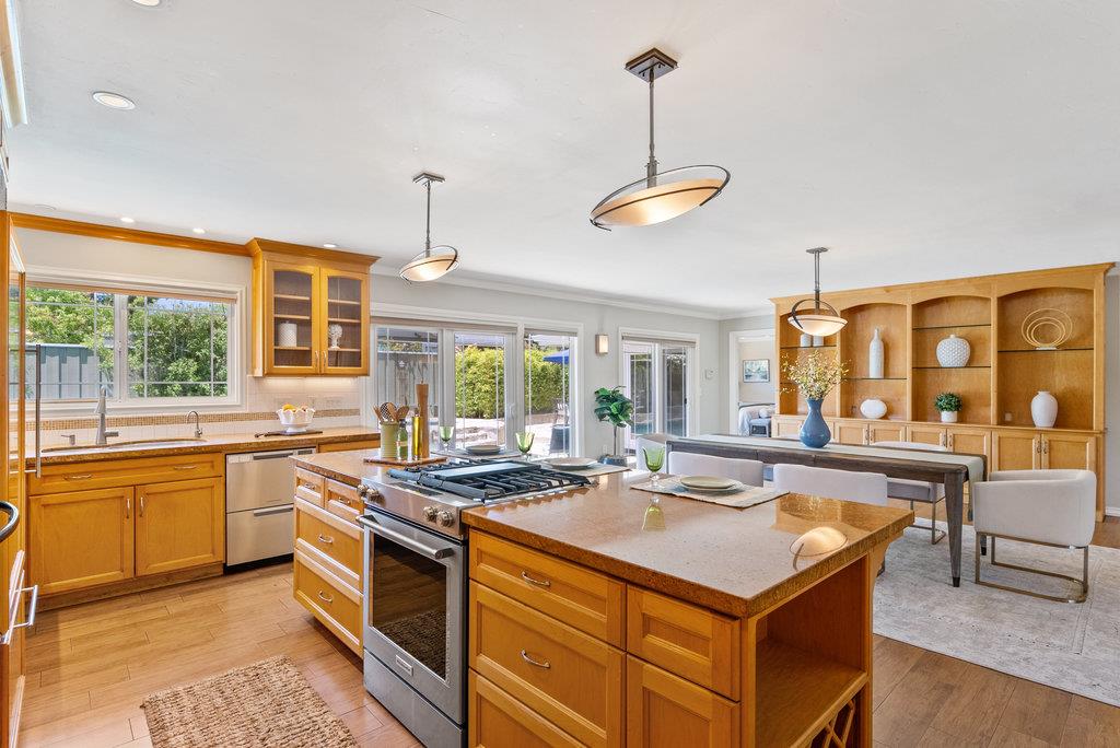 Detail Gallery Image 16 of 34 For 290 Saint Andrews Dr, Aptos,  CA 95003 - 4 Beds | 3 Baths