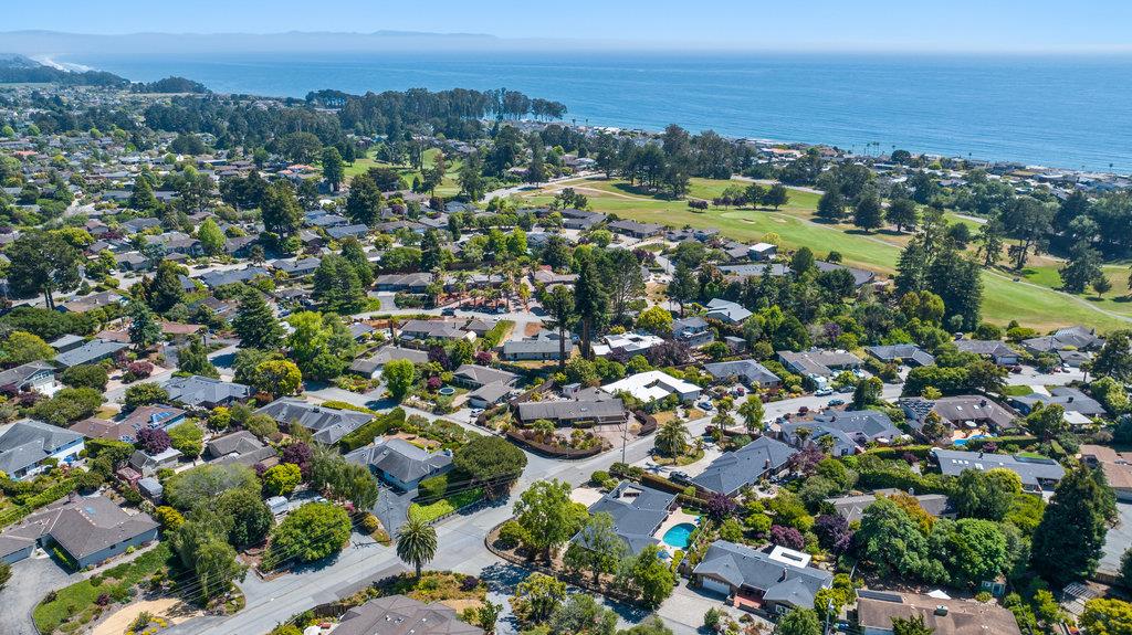 Detail Gallery Image 4 of 34 For 290 Saint Andrews Dr, Aptos,  CA 95003 - 4 Beds | 3 Baths