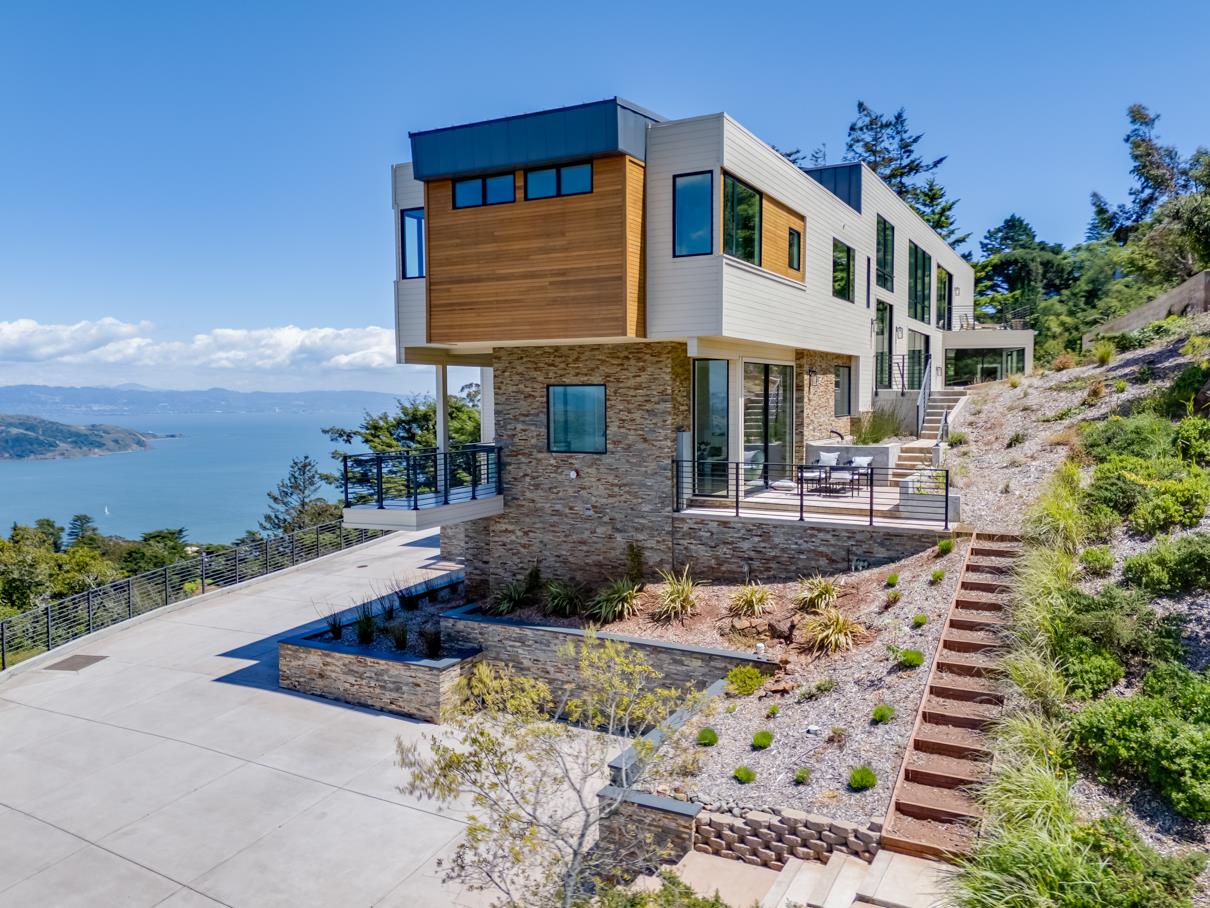 Detail Gallery Image 13 of 102 For 3 Wolfback Ridge Rd, Sausalito,  CA 94965 - 5 Beds | 5/1 Baths