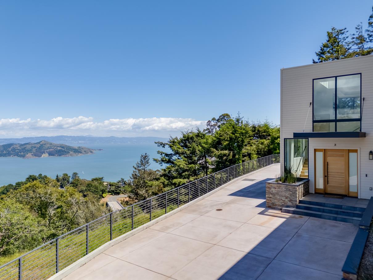 Detail Gallery Image 15 of 102 For 3 Wolfback Ridge Rd, Sausalito,  CA 94965 - 5 Beds | 5/1 Baths