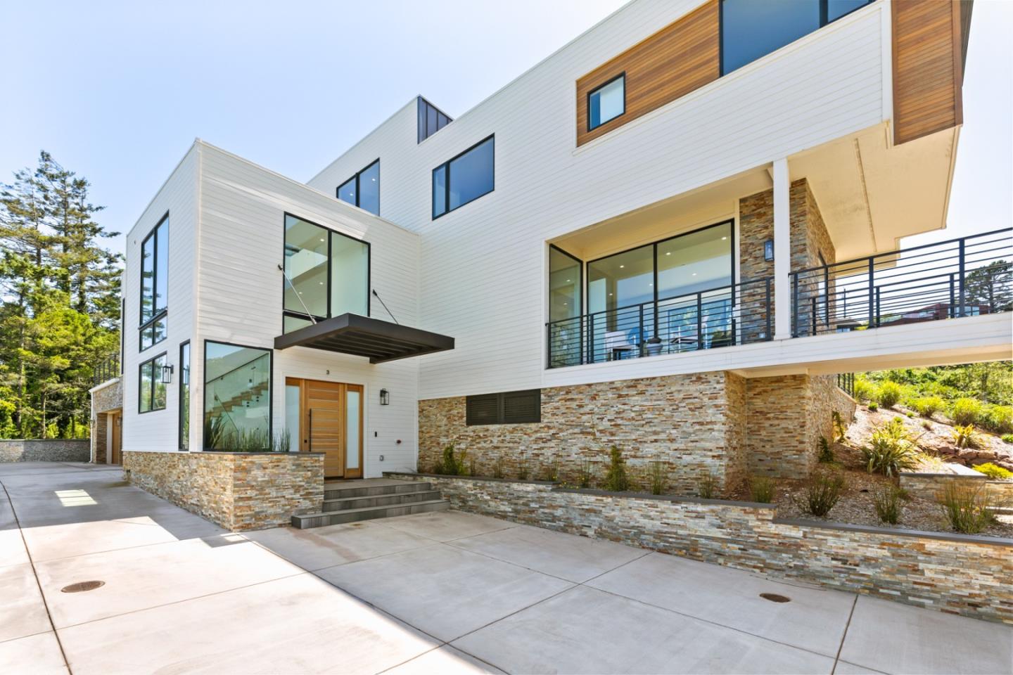 Detail Gallery Image 16 of 102 For 3 Wolfback Ridge Rd, Sausalito,  CA 94965 - 5 Beds | 5/1 Baths