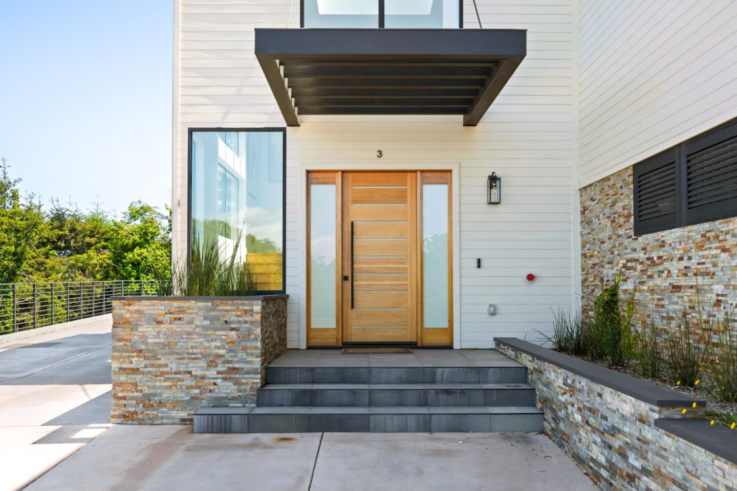 Detail Gallery Image 17 of 102 For 3 Wolfback Ridge Rd, Sausalito,  CA 94965 - 5 Beds | 5/1 Baths