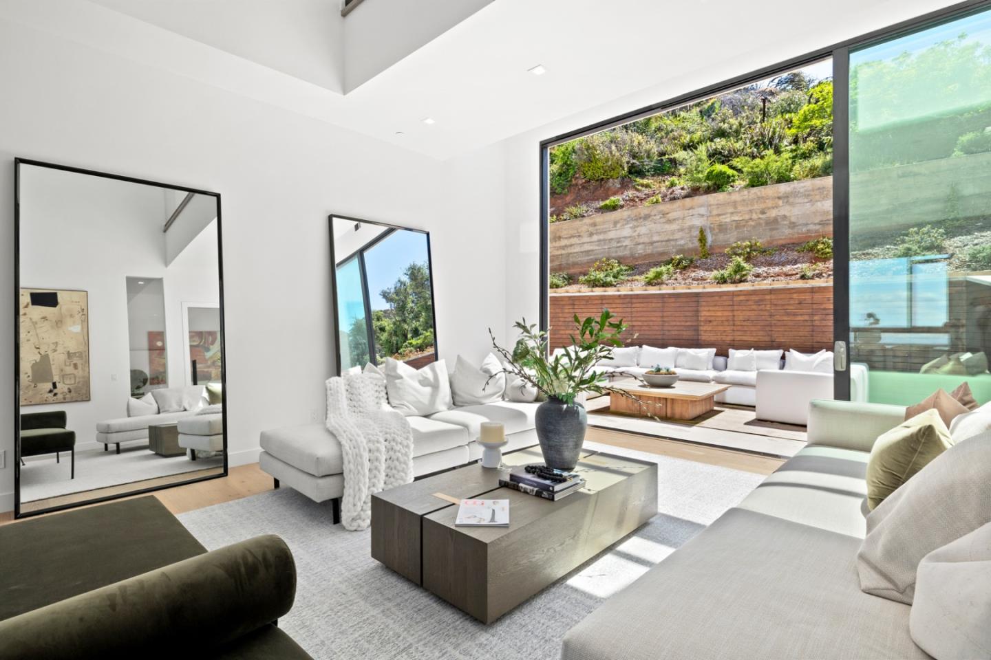 Detail Gallery Image 25 of 102 For 3 Wolfback Ridge Rd, Sausalito,  CA 94965 - 5 Beds | 5/1 Baths