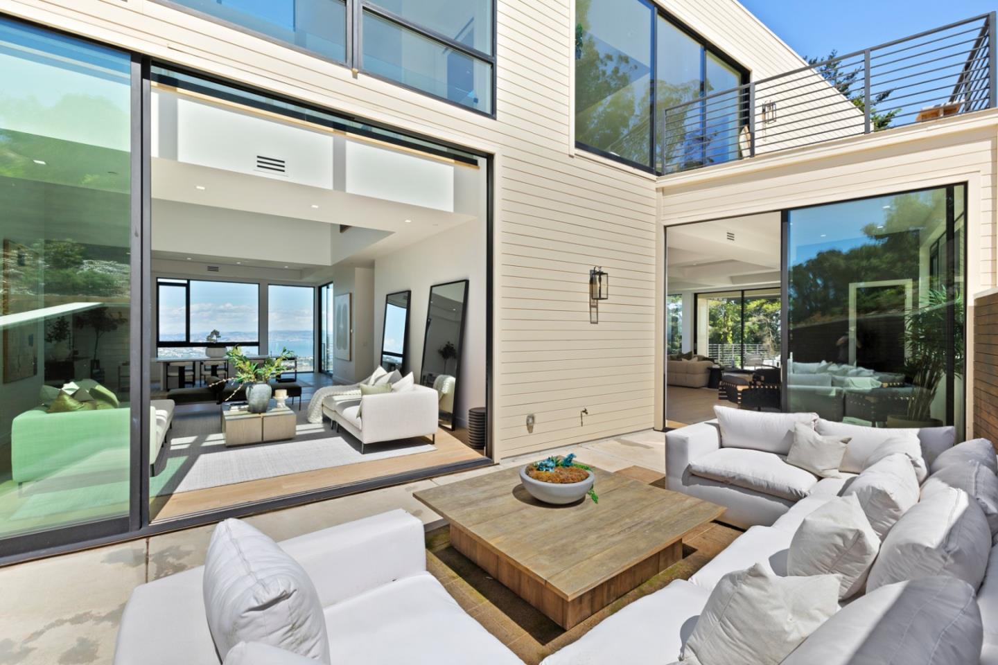 Detail Gallery Image 26 of 102 For 3 Wolfback Ridge Rd, Sausalito,  CA 94965 - 5 Beds | 5/1 Baths