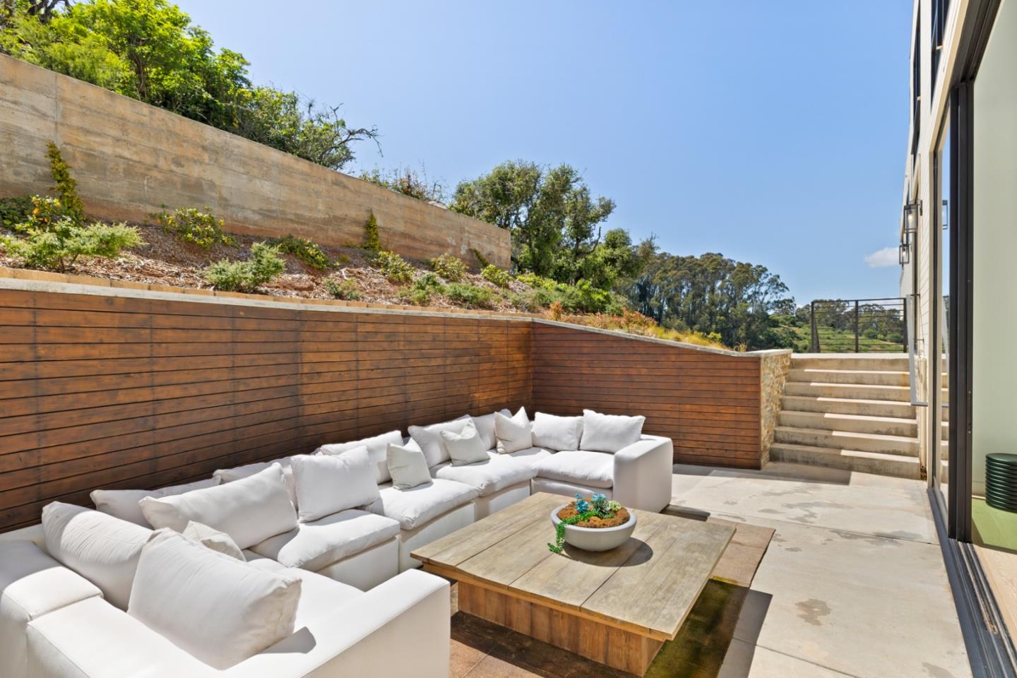 Detail Gallery Image 27 of 102 For 3 Wolfback Ridge Rd, Sausalito,  CA 94965 - 5 Beds | 5/1 Baths