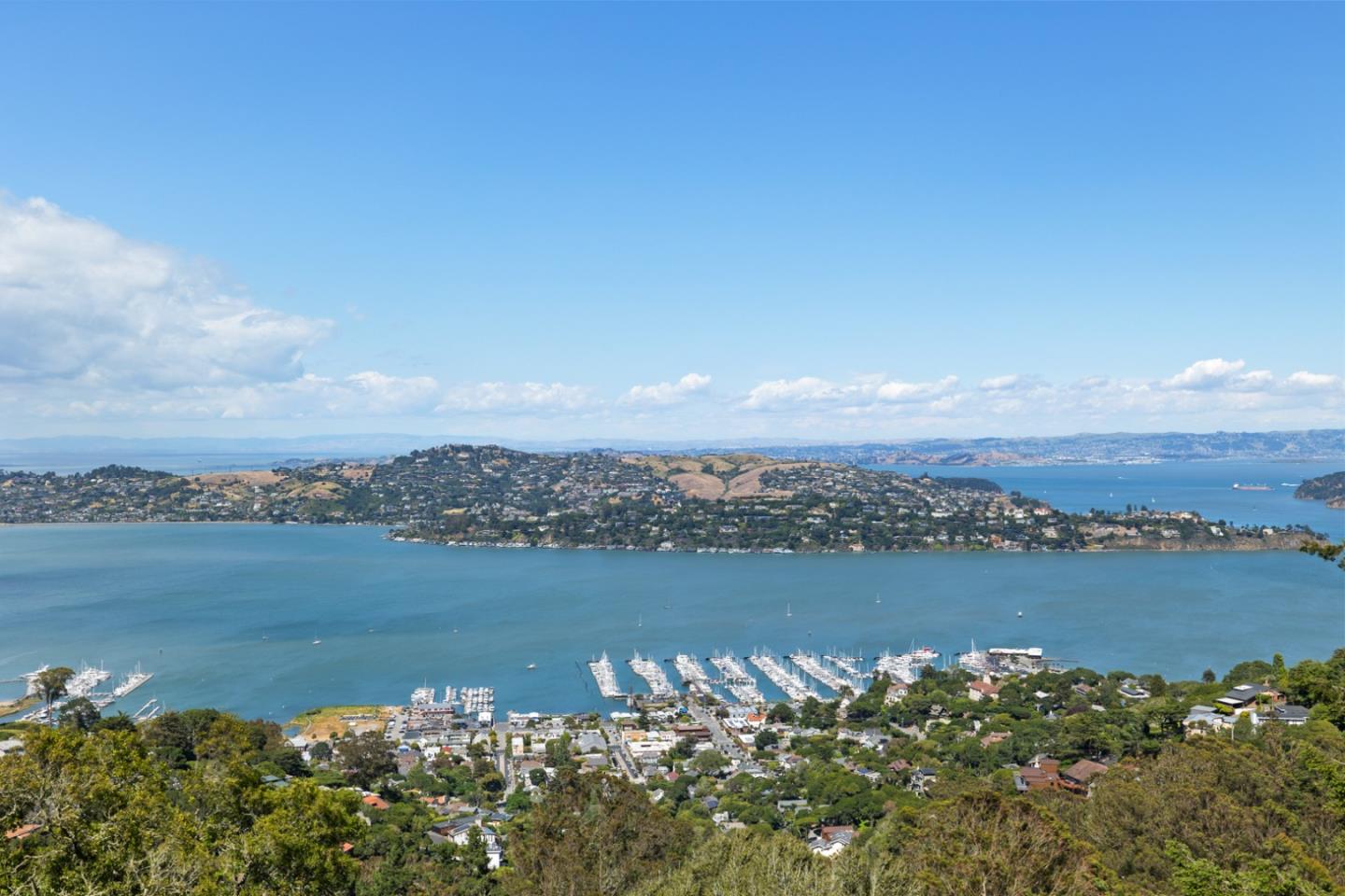 Detail Gallery Image 33 of 102 For 3 Wolfback Ridge Rd, Sausalito,  CA 94965 - 5 Beds | 5/1 Baths