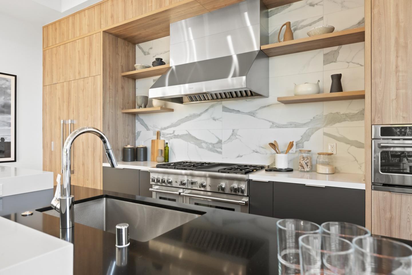 Detail Gallery Image 38 of 102 For 3 Wolfback Ridge Rd, Sausalito,  CA 94965 - 5 Beds | 5/1 Baths