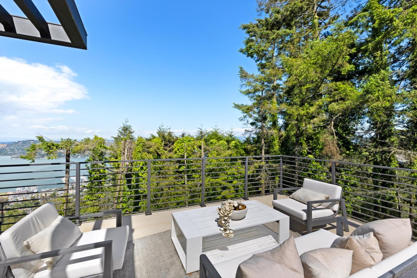 Detail Gallery Image 50 of 102 For 3 Wolfback Ridge Rd, Sausalito,  CA 94965 - 5 Beds | 5/1 Baths