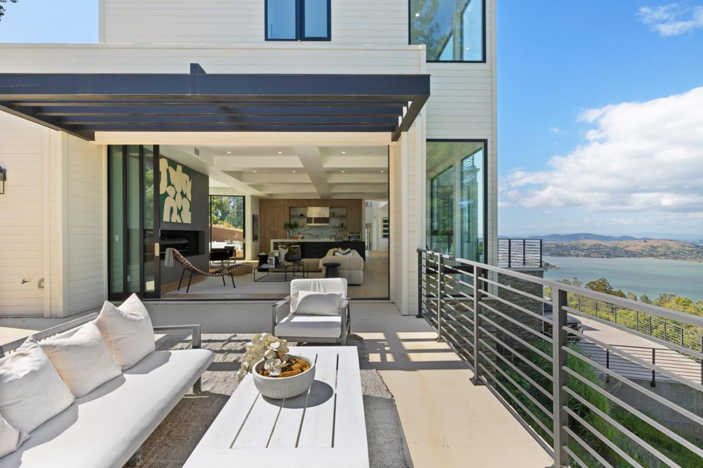Detail Gallery Image 52 of 102 For 3 Wolfback Ridge Rd, Sausalito,  CA 94965 - 5 Beds | 5/1 Baths